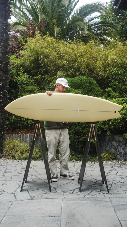 Paire de chevalets de surf EDERRAK en Valchromat noir, fibres de bois recyclées, fabriqués à la main au Pays Basque